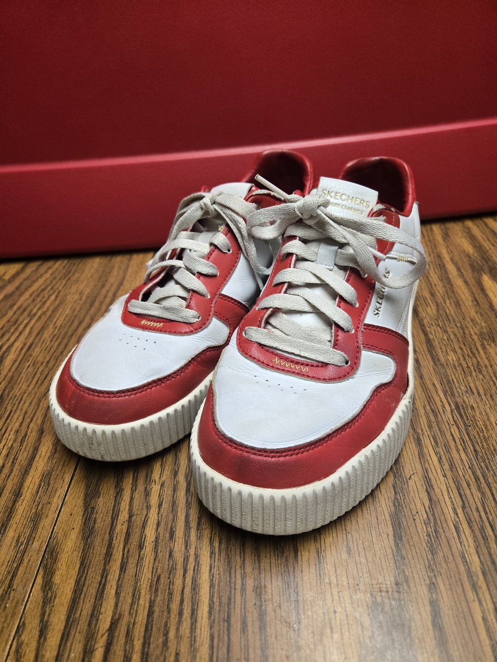 Skechers Cordova Classic Red & White Sneakers Women’s 8.0.
